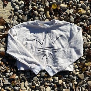 Cropped Adidas sweatshirt